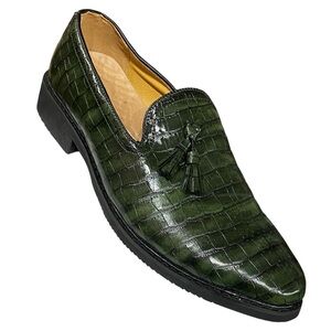 NWT Loafers Woven Shoes Moccasins tassels